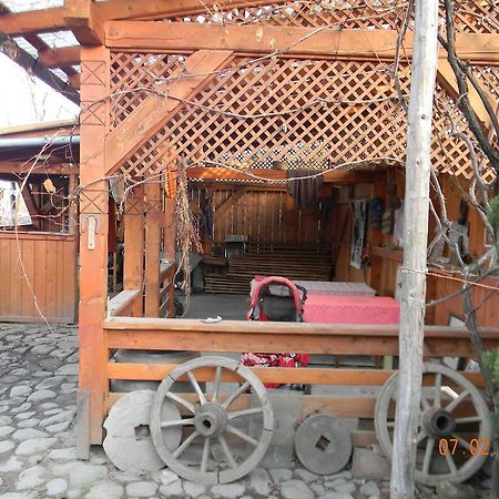 ホテル Kuekuello Vendeghaz ソバタ エクステリア 写真